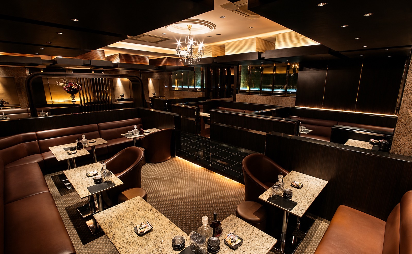 CLUB Pierce